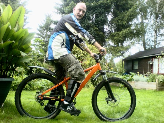 Auf dem Weg ins Gelände Auf dem Weg ins Gelände