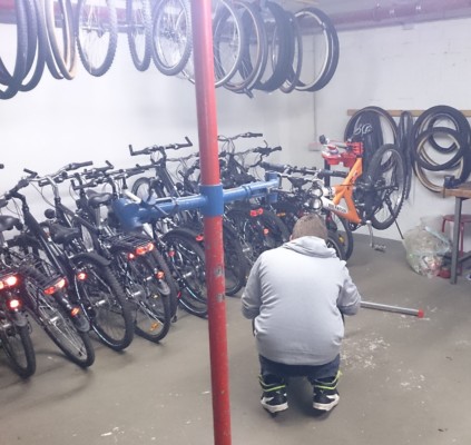 Selbsthilfewerkstatt für Jugendliche Selbsthilfewerkstatt für Jugendliche