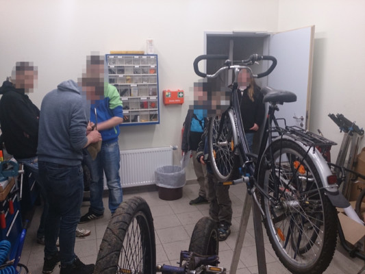 Selbsthilfewerkstatt für Jugendliche Selbsthilfewerkstatt für Jugendliche