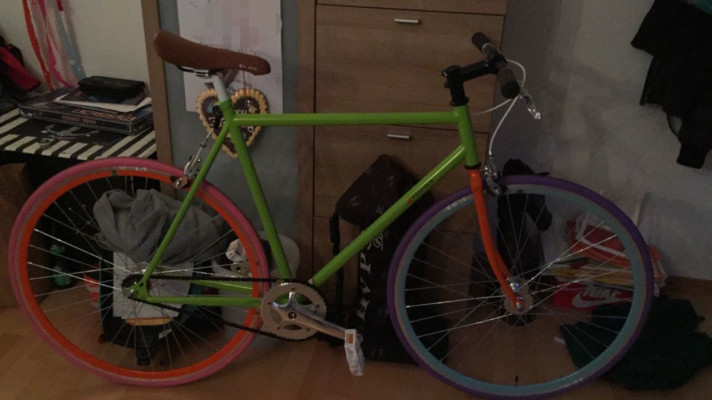 Aufbau von Online gekauften Rädern Aufbau von Online gekauften Rädern